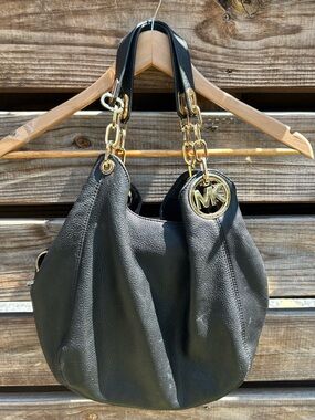 Michael Kors Large Lillie Pebble Leather Hobo Bag